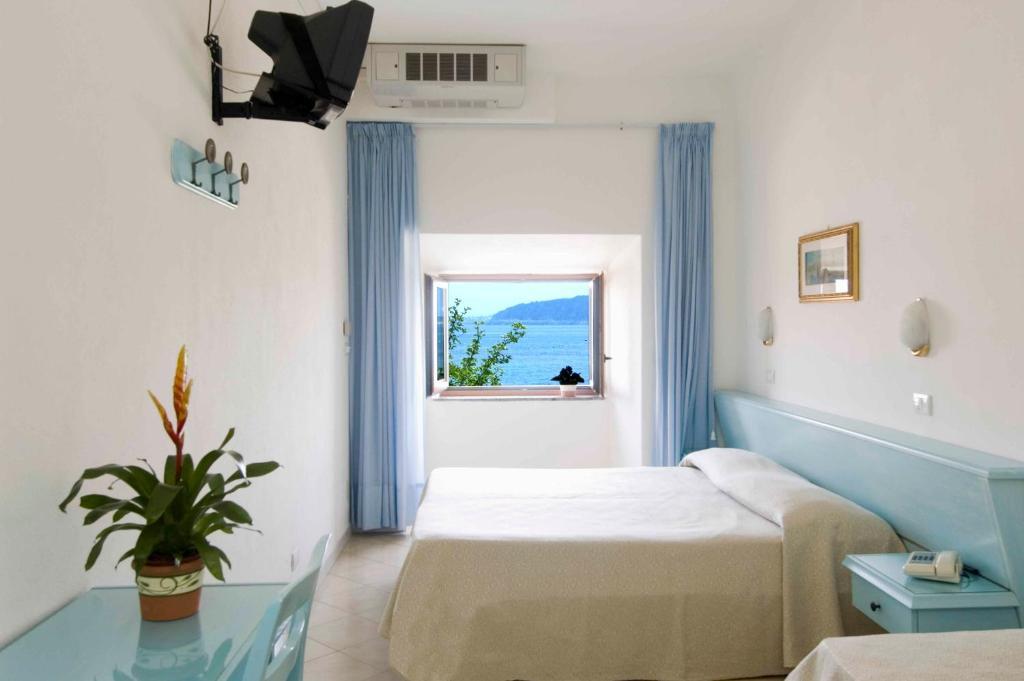 Hotel Eugenio Ischia Zimmer foto